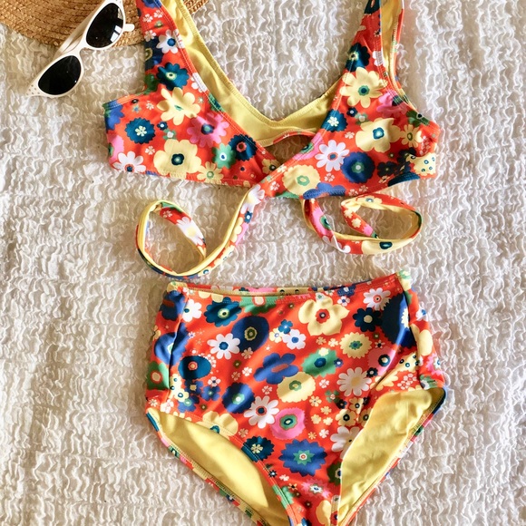 Motel bikini top & bottom in Flower Pop. XS - Picture 4 of 5